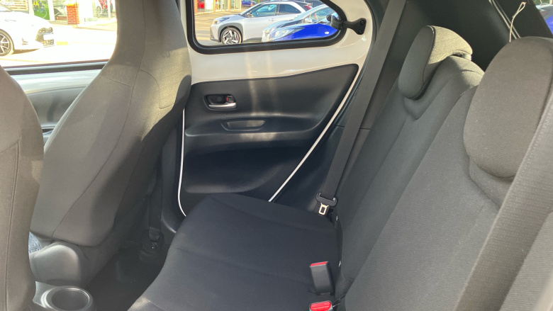 Toyota Aygo X 1.0 VVT-i Edge 5dr Petrol Hatchback